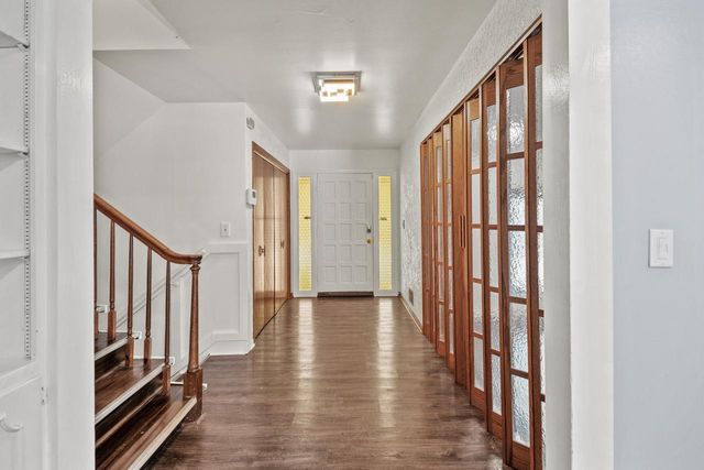 2003 S Valley Spring DRIVE, New Berlin, WI 53151