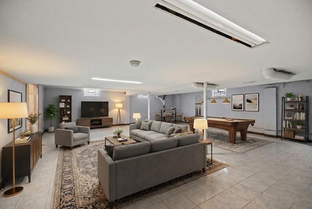 2003 S Valley Spring DRIVE, New Berlin, WI 53151