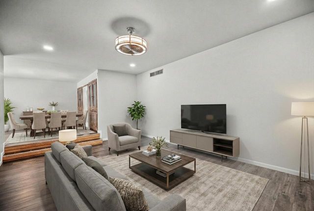 2003 S Valley Spring DRIVE, New Berlin, WI 53151