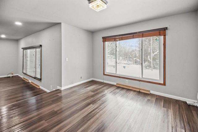 2003 S Valley Spring DRIVE, New Berlin, WI 53151