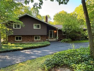 7473 Shadowbrook Drive, Kirtland, OH 44094