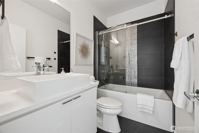 6720 Soundview Drive NE, Tacoma, WA 98422
