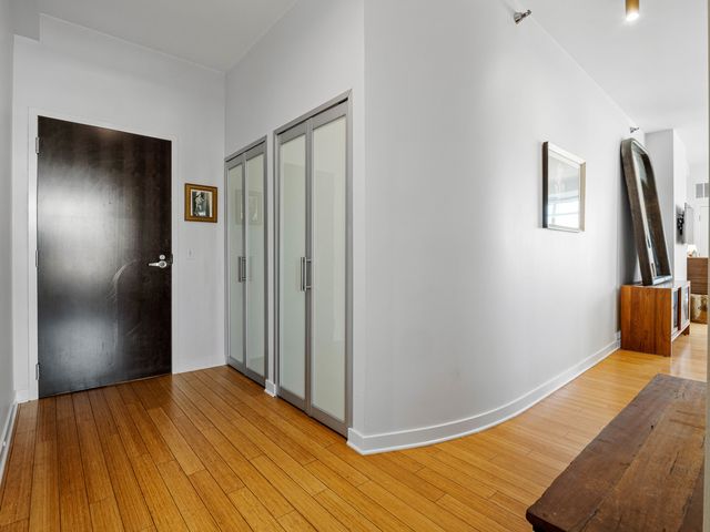 303 W OHIO Street 2202, Chicago, IL 60654