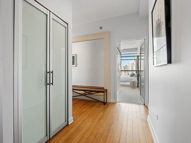 303 W OHIO Street 2202, Chicago, IL 60654