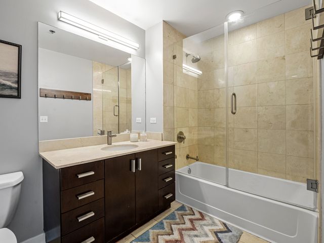 303 W OHIO Street 2202, Chicago, IL 60654