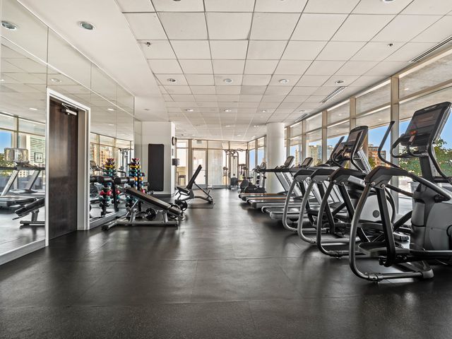 303 W OHIO Street 2202, Chicago, IL 60654