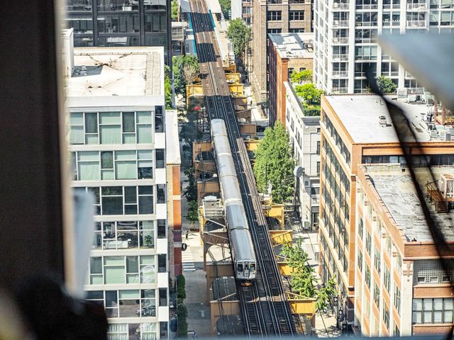 303 W OHIO Street 2202, Chicago, IL 60654