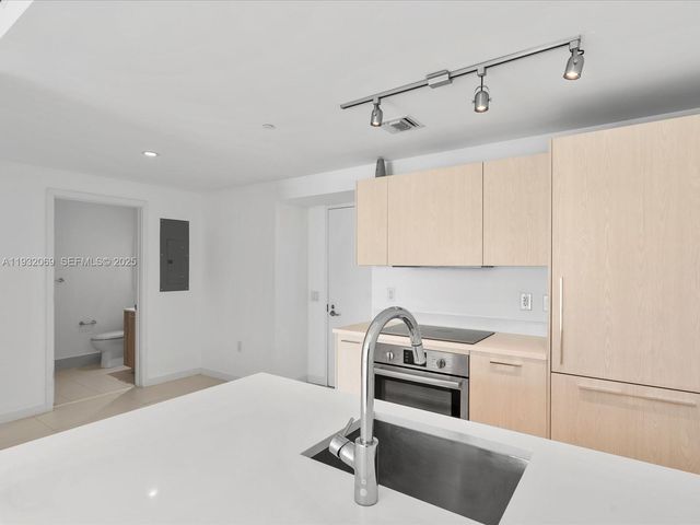 501 NE 31st St 1703, Miami, FL 33137