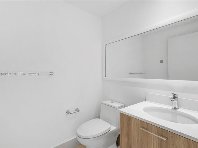 501 NE 31st St 1703, Miami, FL 33137