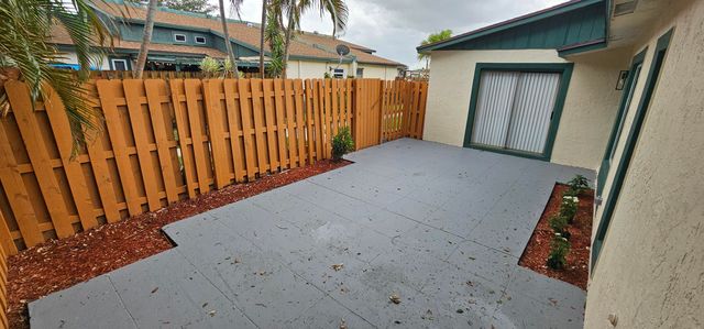1016 Manor Drive 5c, Palm Springs, FL 33461