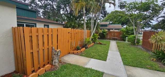 1016 Manor Drive 5c, Palm Springs, FL 33461