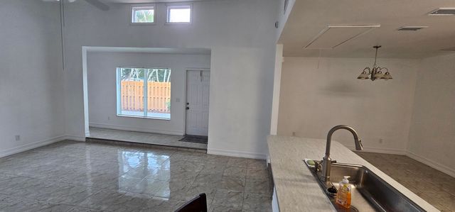 1016 Manor Drive 5c, Palm Springs, FL 33461