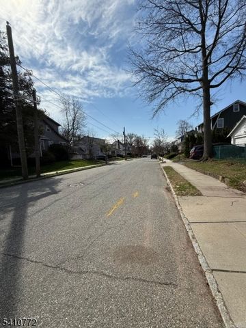 12 Hillcrest Rd, Maplewood Twp., NJ 07040