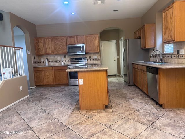 2234 W PEAK VIEW Road, Phoenix, AZ 85085