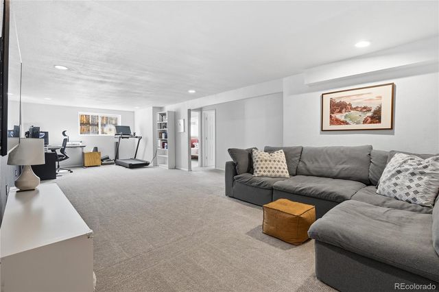 1556 S Xenon Court, Lakewood, CO 80228