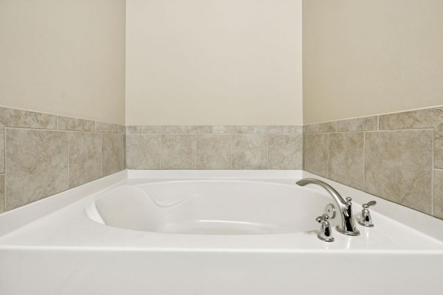 4014 Cannonsgate Ln, Murfreesboro, TN 37128