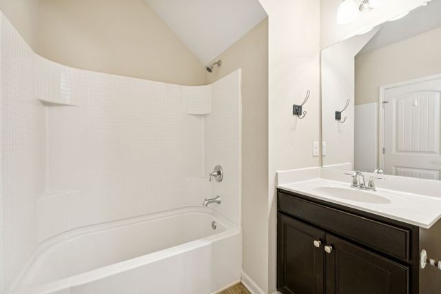 4014 Cannonsgate Ln, Murfreesboro, TN 37128