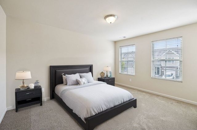 4014 Cannonsgate Ln, Murfreesboro, TN 37128