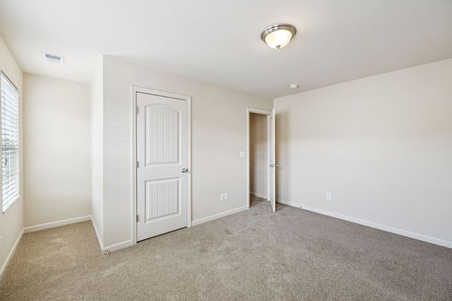 4014 Cannonsgate Ln, Murfreesboro, TN 37128