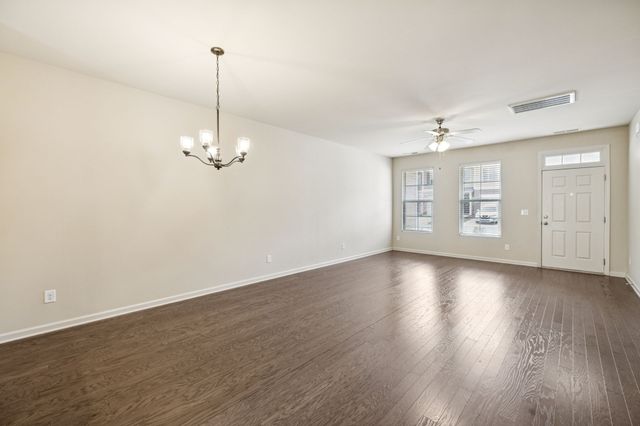 4014 Cannonsgate Ln, Murfreesboro, TN 37128