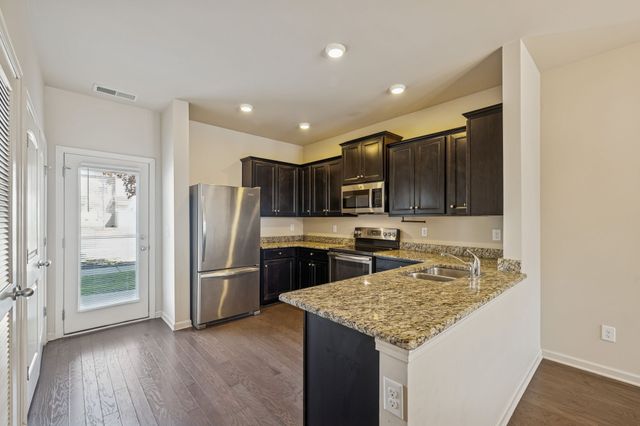 4014 Cannonsgate Ln, Murfreesboro, TN 37128