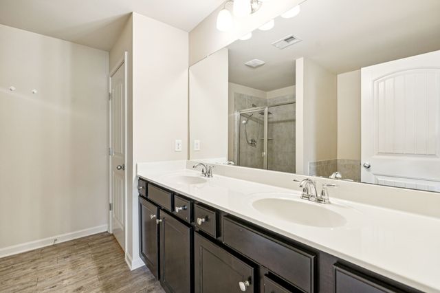 4014 Cannonsgate Ln, Murfreesboro, TN 37128