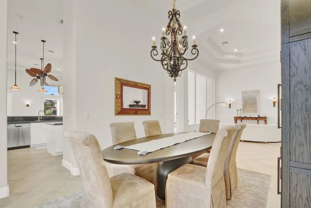 528 Les Jardin Drive, Palm Beach Gardens, FL 33410