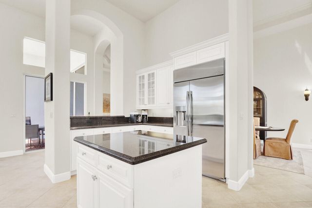 528 Les Jardin Drive, Palm Beach Gardens, FL 33410