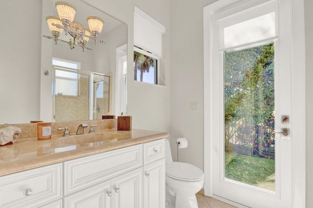 528 Les Jardin Drive, Palm Beach Gardens, FL 33410