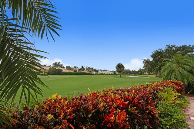 528 Les Jardin Drive, Palm Beach Gardens, FL 33410