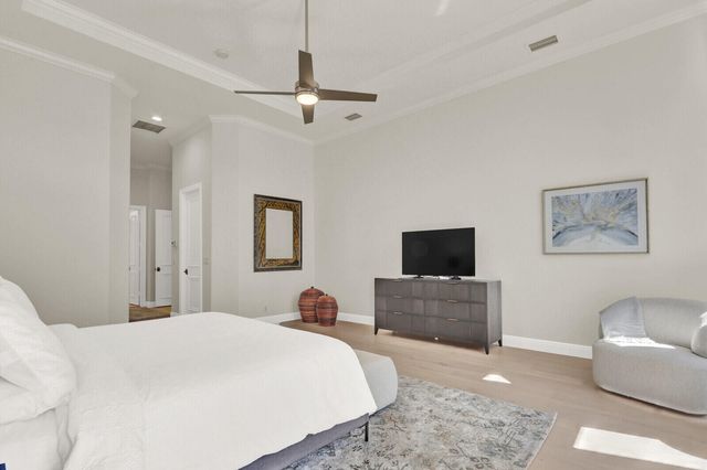 528 Les Jardin Drive, Palm Beach Gardens, FL 33410