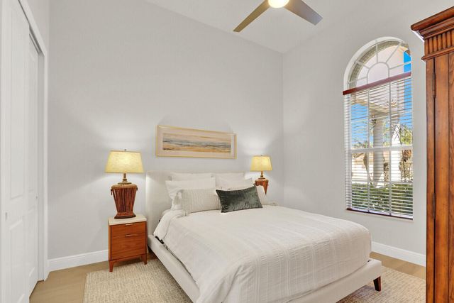 528 Les Jardin Drive, Palm Beach Gardens, FL 33410