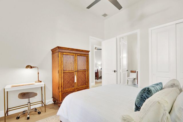 528 Les Jardin Drive, Palm Beach Gardens, FL 33410