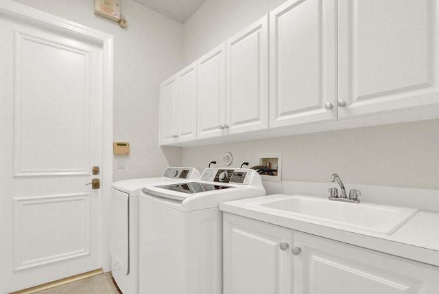 528 Les Jardin Drive, Palm Beach Gardens, FL 33410