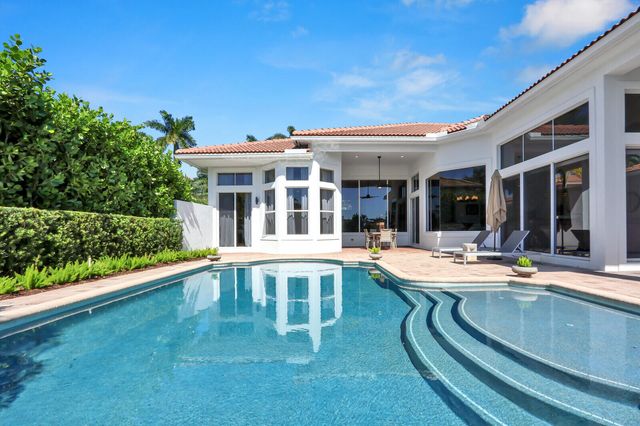 528 Les Jardin Drive, Palm Beach Gardens, FL 33410