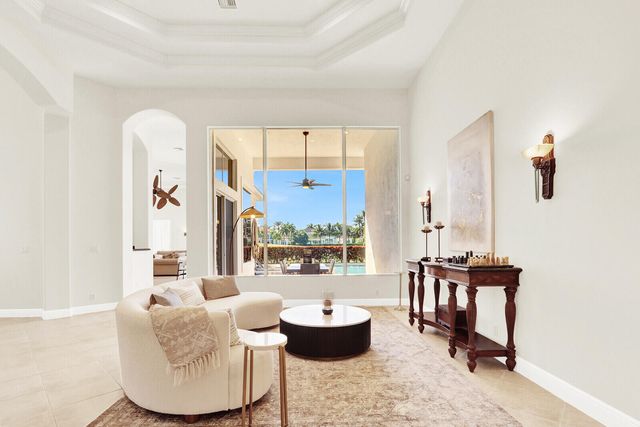 528 Les Jardin Drive, Palm Beach Gardens, FL 33410