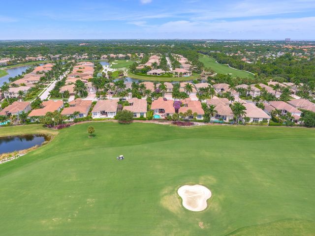 528 Les Jardin Drive, Palm Beach Gardens, FL 33410