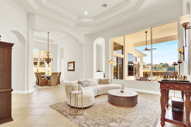 528 Les Jardin Drive, Palm Beach Gardens, FL 33410