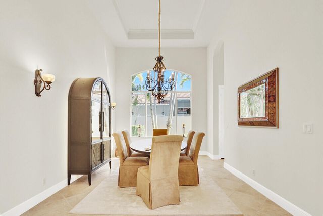 528 Les Jardin Drive, Palm Beach Gardens, FL 33410