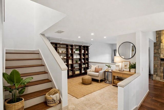 13629 TWIN LAKES LANE, Tampa, FL 33618