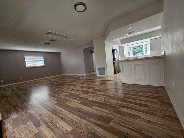 8236 97th Avenue, Vero Beach, FL 32967