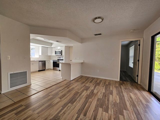 8236 97th Avenue, Vero Beach, FL 32967