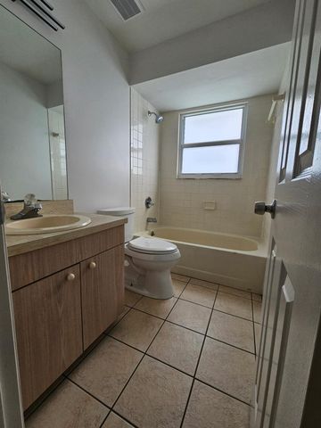 8236 97th Avenue, Vero Beach, FL 32967