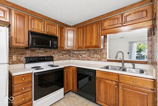 19505 Amber Way, Noblesville, IN 46060