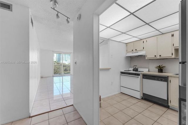 16851 NE 23rd Ave A516, North Miami Beach, FL 33160
