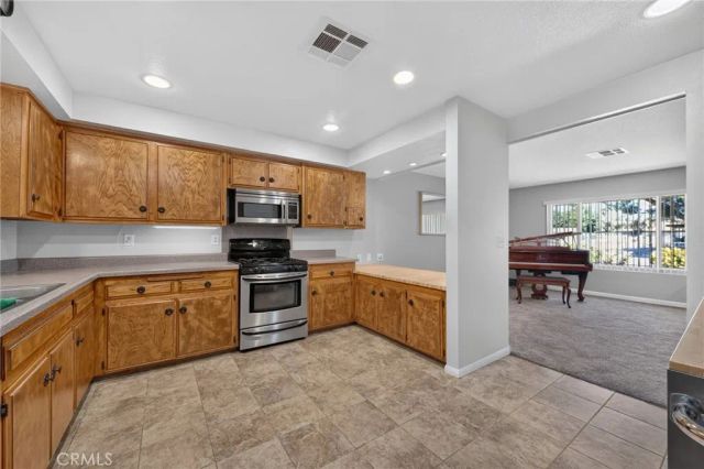 605 Los Tilos, Hemet, CA 92543
