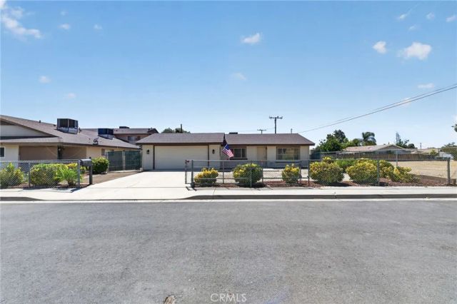 605 Los Tilos, Hemet, CA 92543