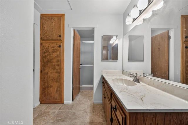 605 Los Tilos, Hemet, CA 92543