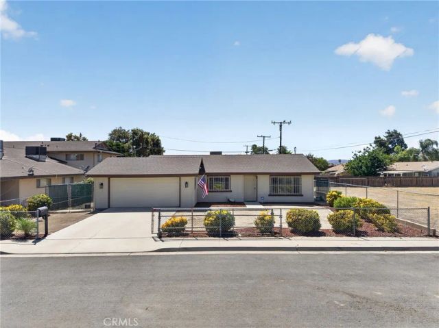 605 Los Tilos, Hemet, CA 92543