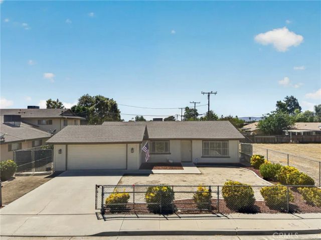 605 Los Tilos, Hemet, CA 92543